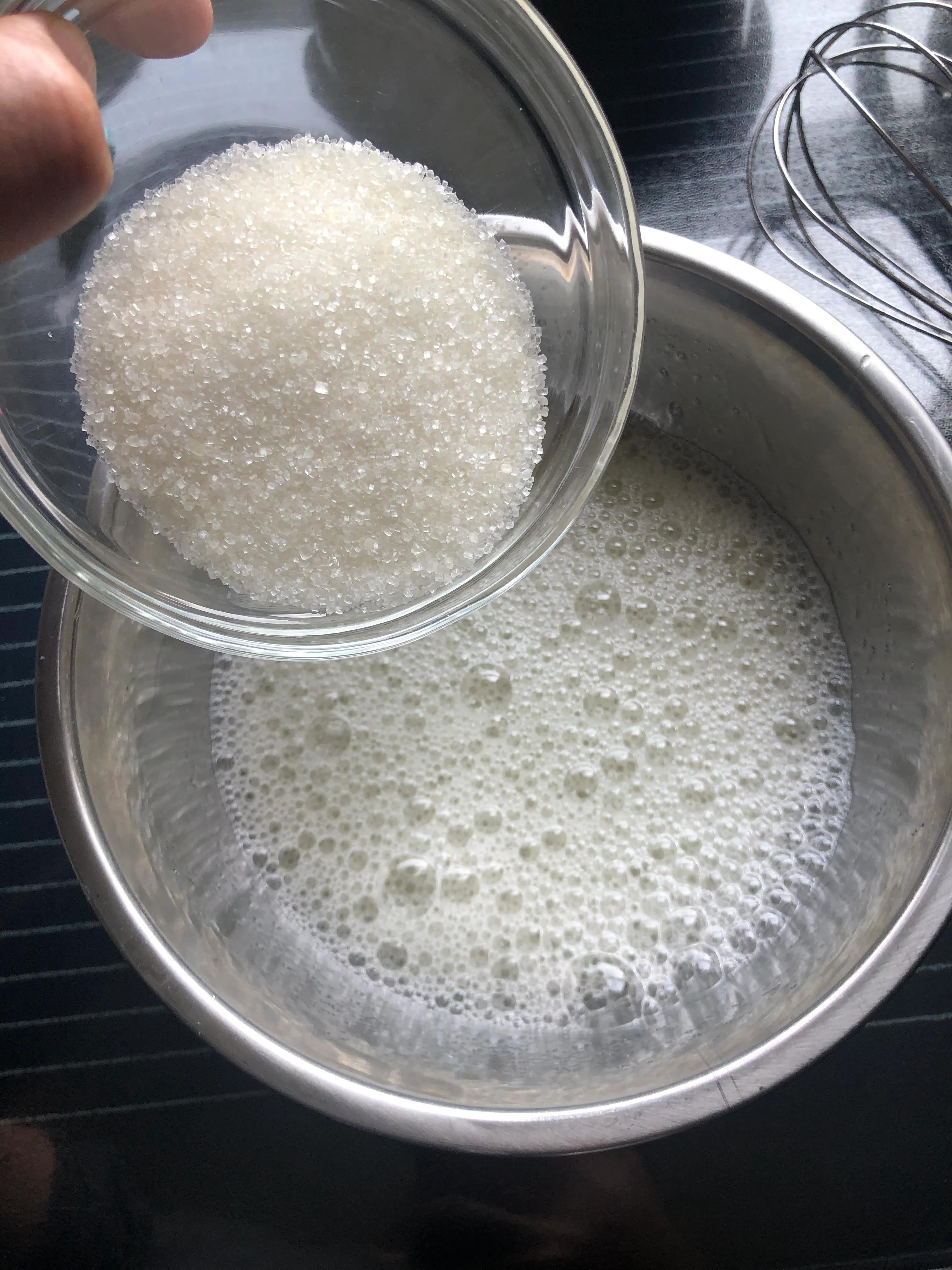 无烤箱无打蛋器最简单蛋糕,戚风蛋糕需要什么样打蛋器