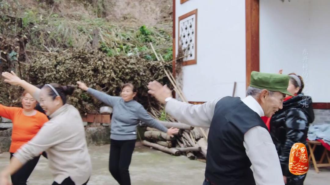 一人一艺，一户一品，来重庆东升村，体验一把文艺范儿生活！