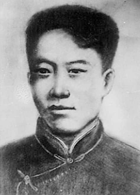 1950年，起义将领郑洞国想回家种地，周总理阻止：这是浪费人才