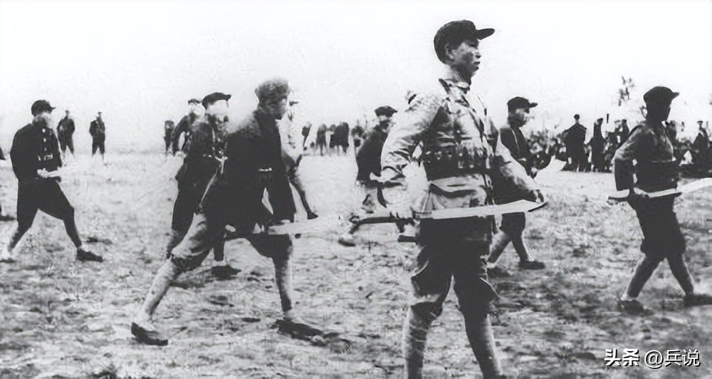 师长壮烈牺牲视频,师长中弹牺牲