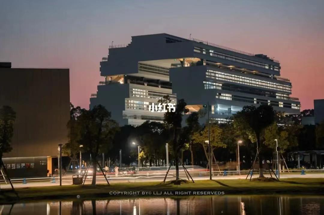 汕头大学医学院谁设计的,汕头大学的建筑是谁设计的