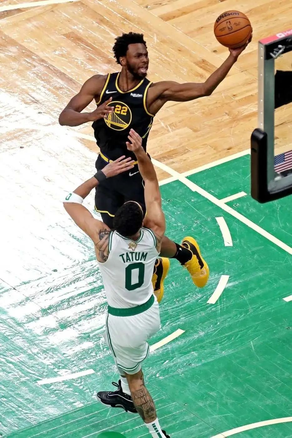 他才是匹克的良心代言人?一双签名鞋穿了六年!维金斯快学学吧