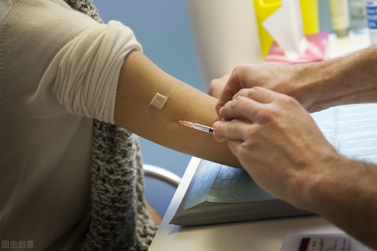 春天花粉过敏性结膜炎怎么治,花粉过敏引起的过敏性结膜炎