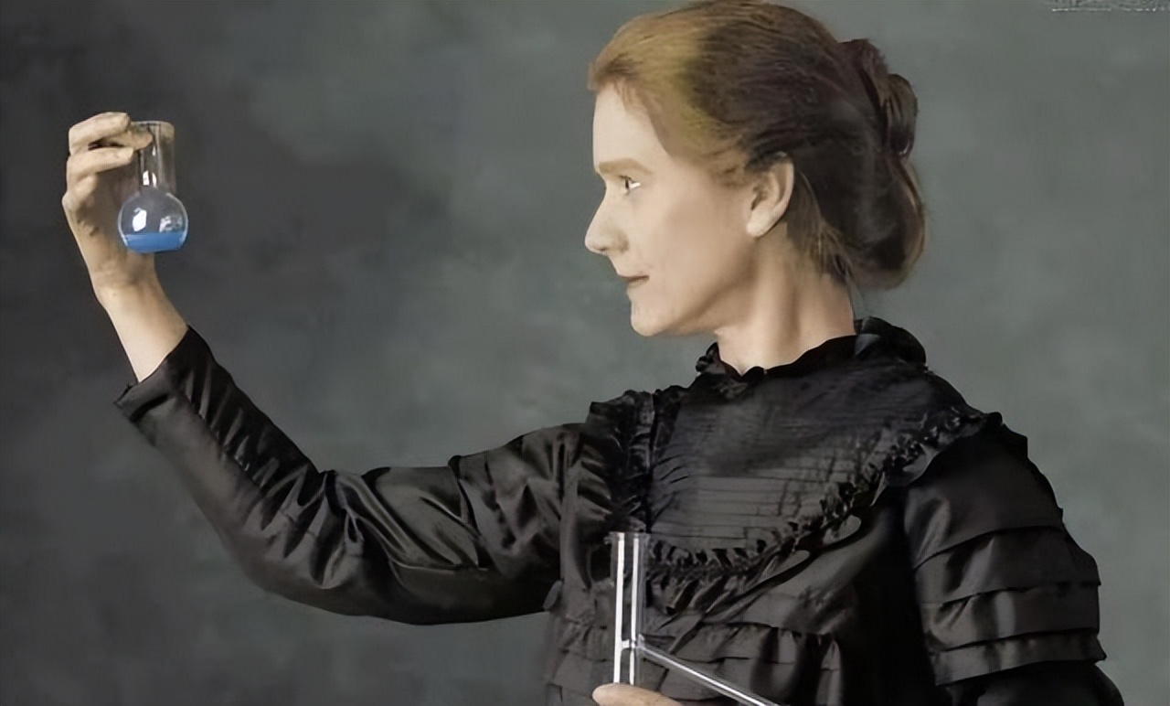 男子喝了1400瓶辐射水,男子喝核辐射水死后尸体发热