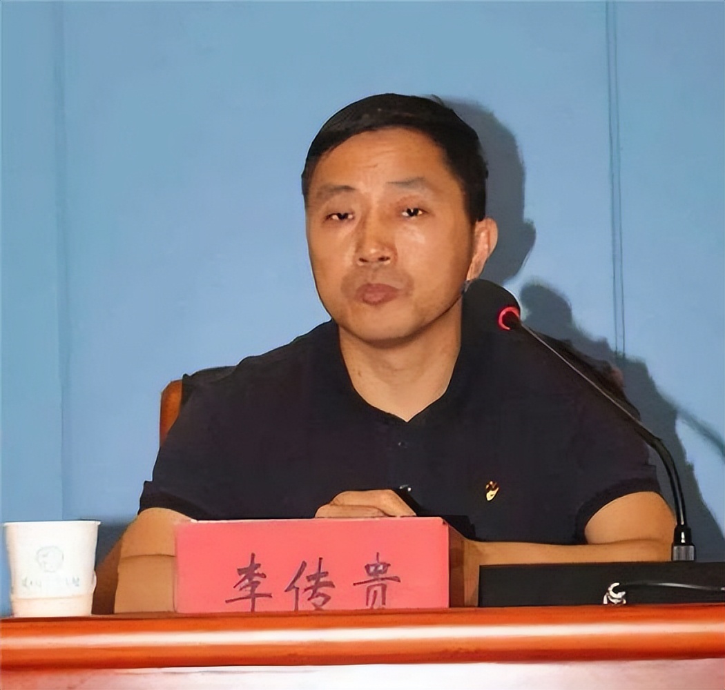 河南农民工买了件绿马甲，被误判13年，差15天刑满却被无罪释放