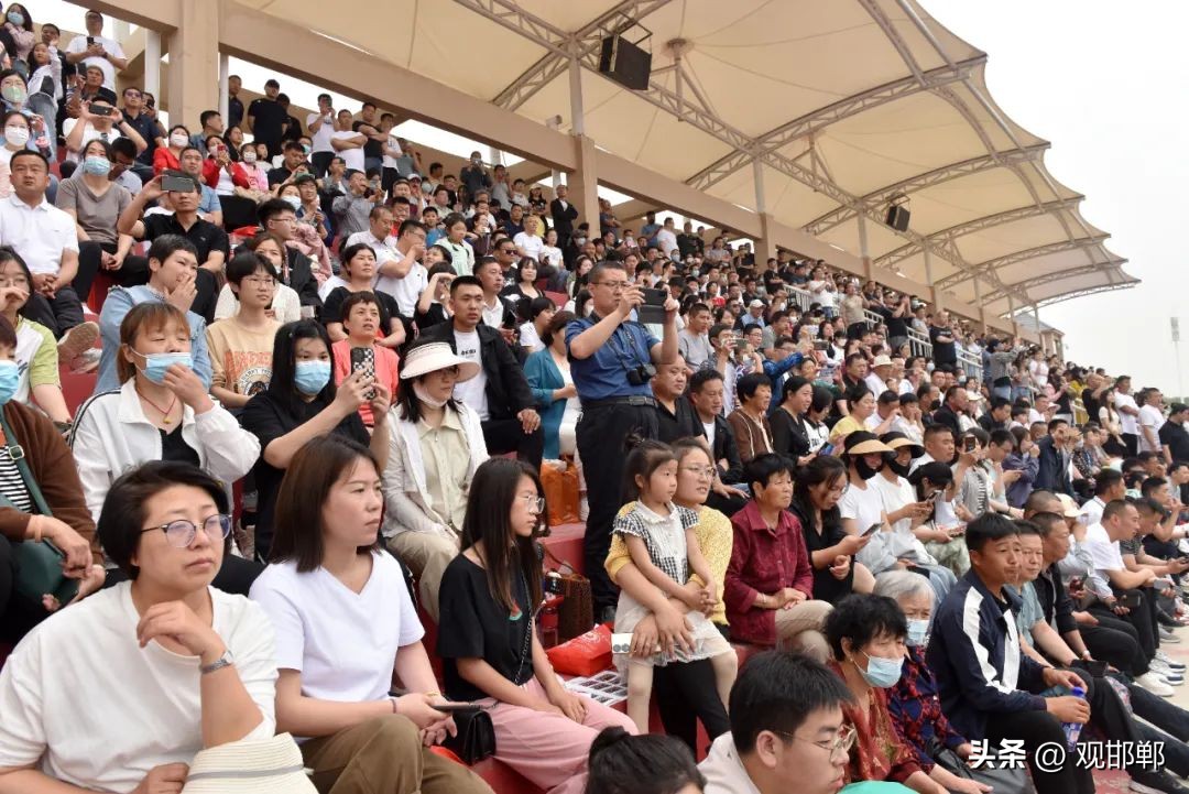 以爱之名育心成长主题活动,成人礼仪式学校举办