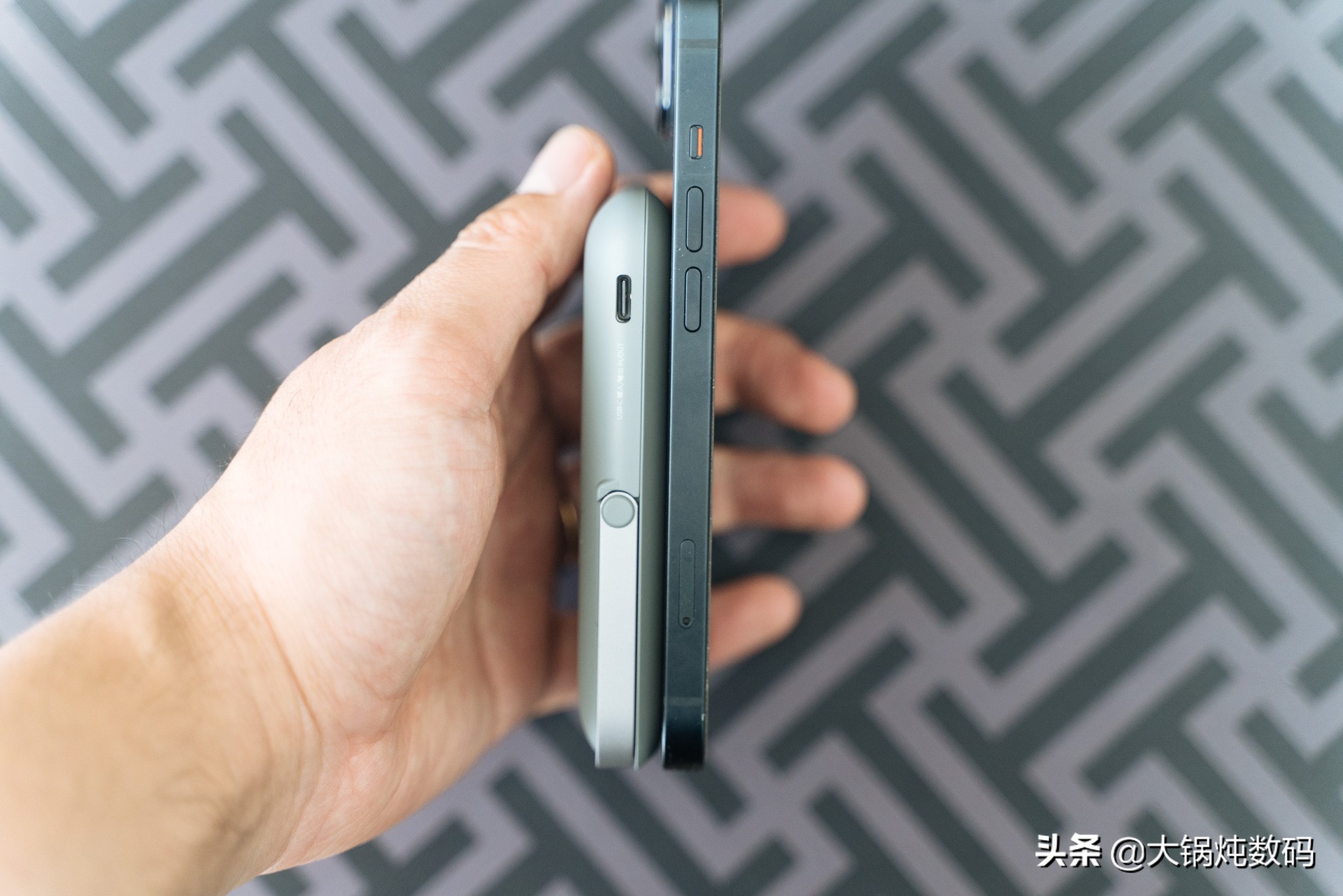 麦多多苹果磁吸无线充电宝,麦多多的无线充电宝好吗