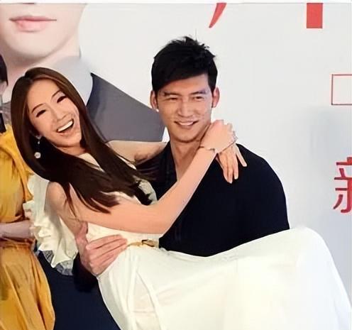 周迅口中的“炒作女王”陷害王心凌,红毯故意“暴露”吸引眼球!