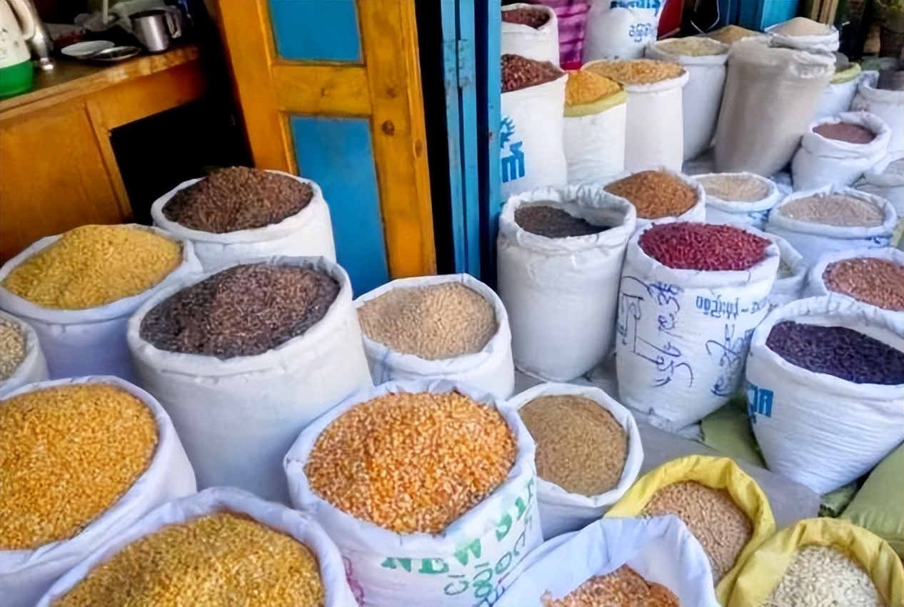 2千万印度卢比在印度能干啥,印度2000卢比变废纸存银行不行吗