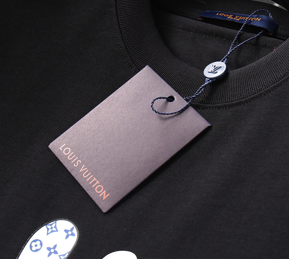 lv路易威登短袖搭配短裤,lv路易威登t恤短袖丝光棉面料男装