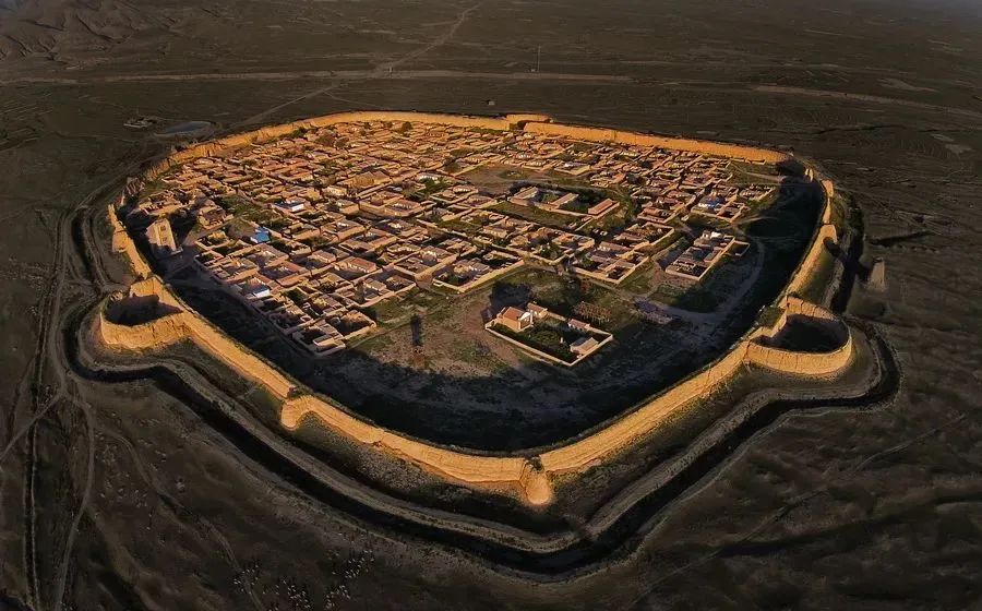 到甘肃旅游报价,到甘肃必去景点