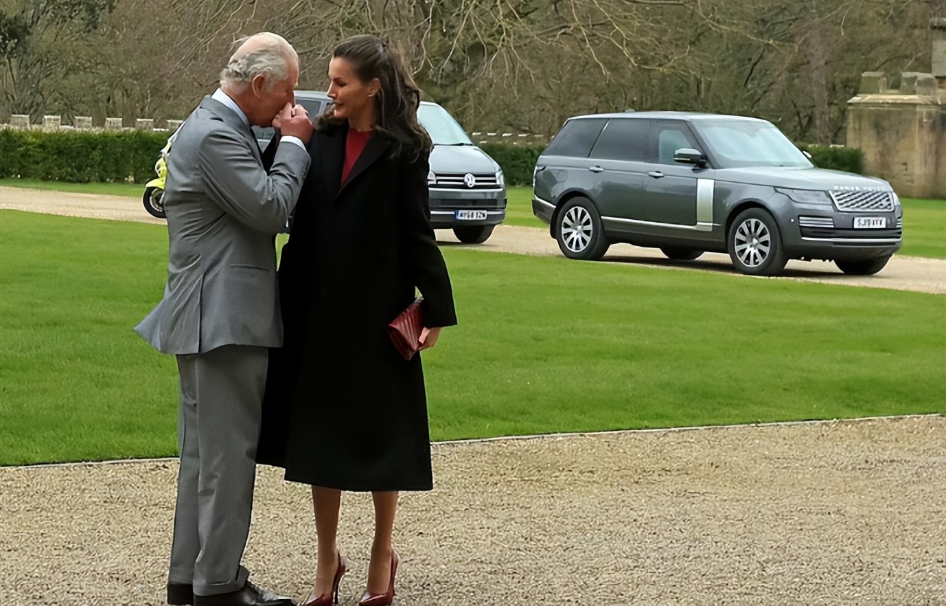 查尔斯弟媳,查尔斯和弟媳