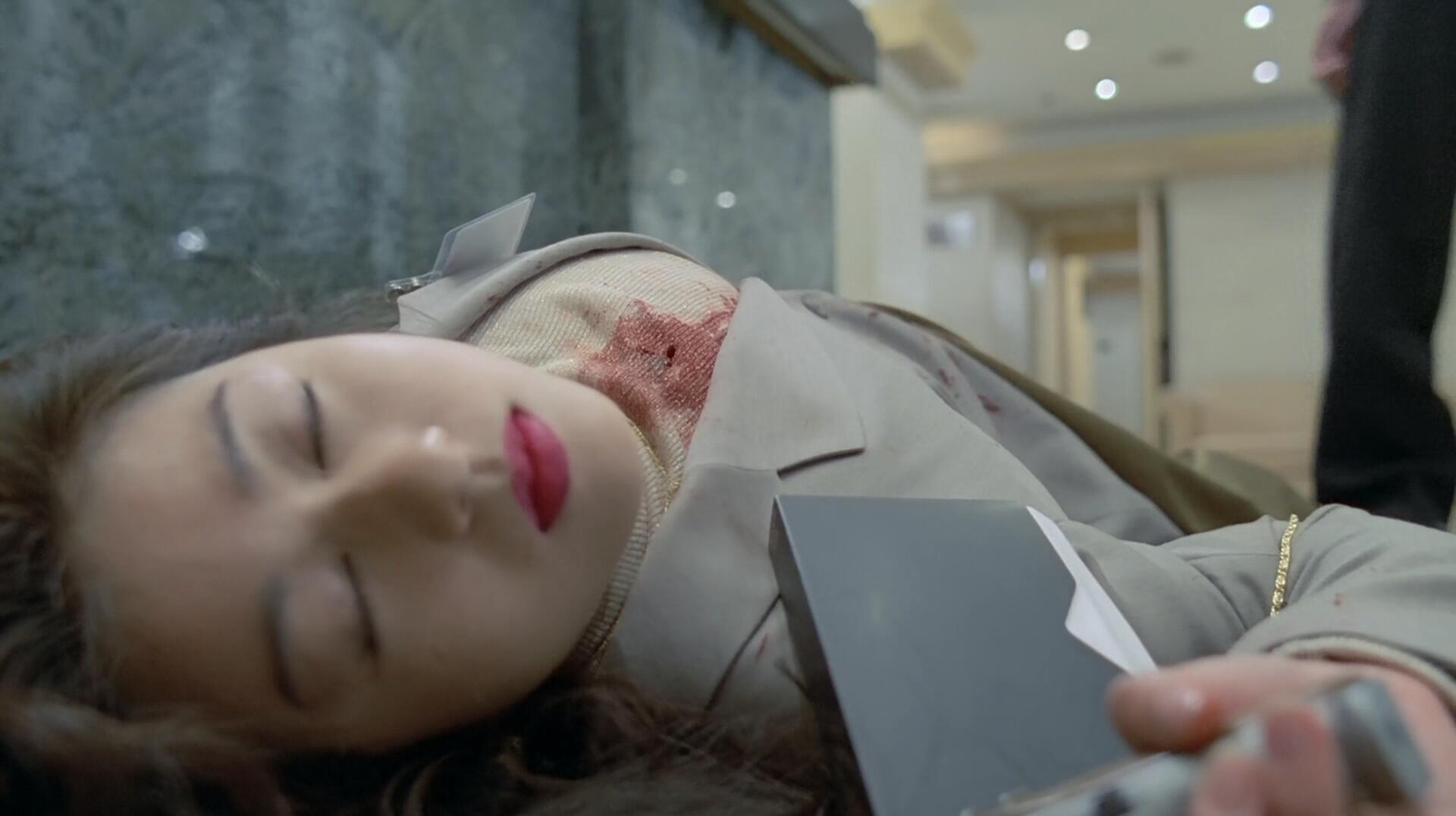 香港科幻大尺度电影，男女机器人的经典对决＃《女机器人》