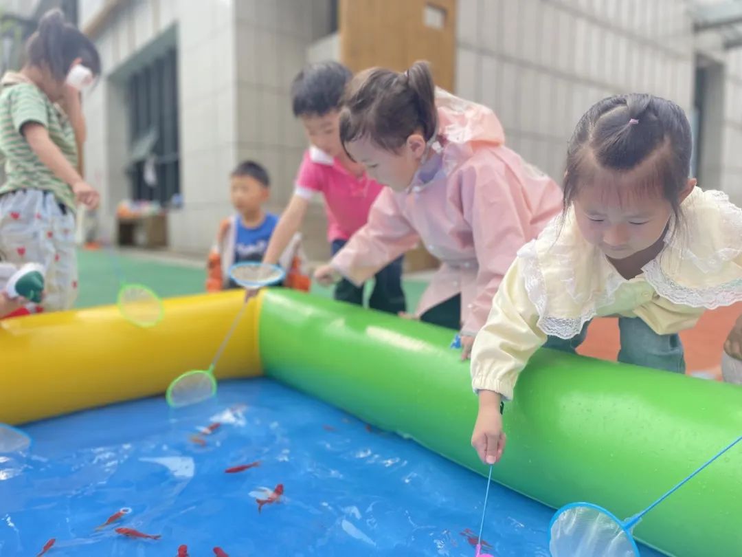 倾听儿童相伴成长六一节视频,六一儿童游玩活动