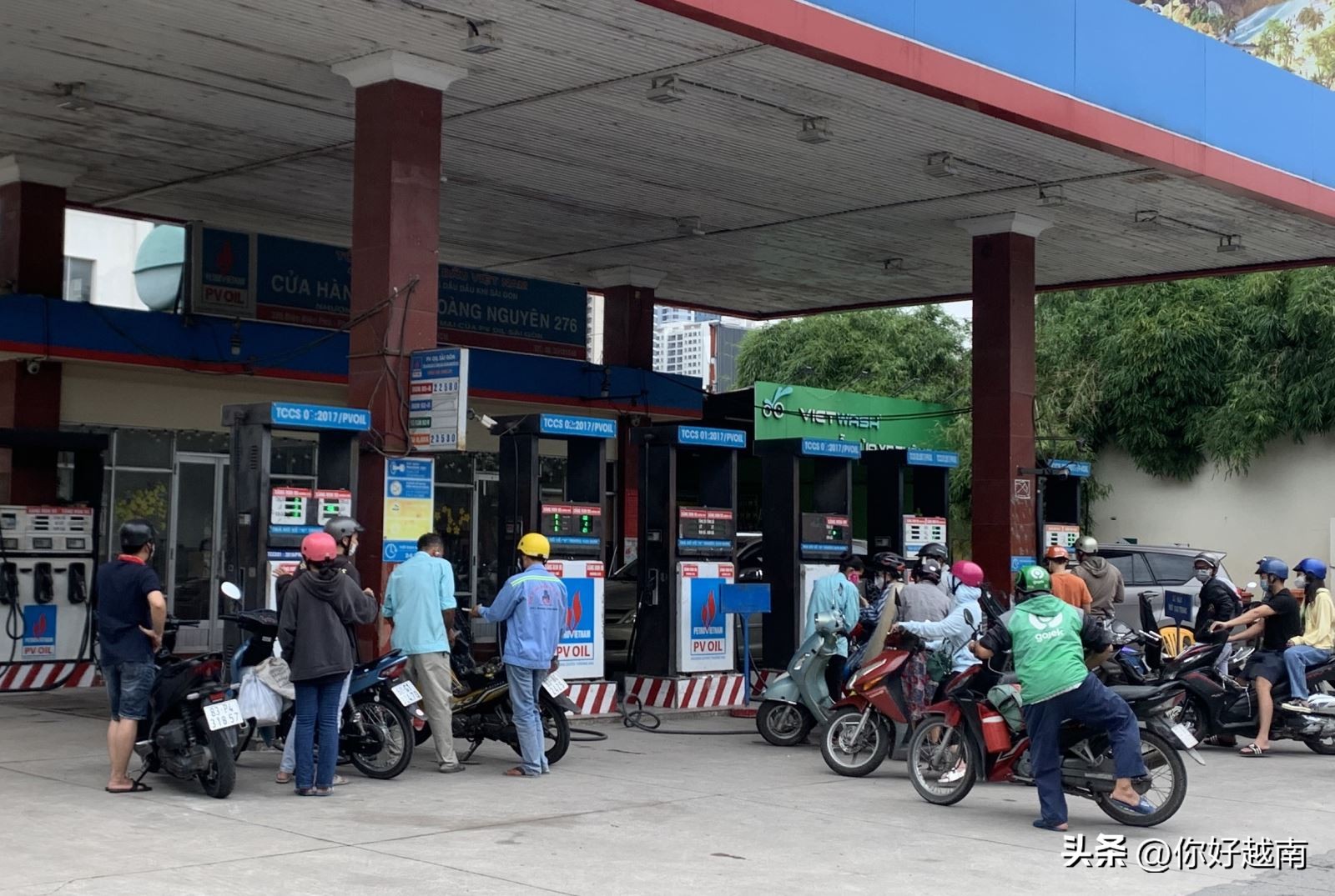 胡志明市：为什么很多加油站都挂着“缺货”的牌子？