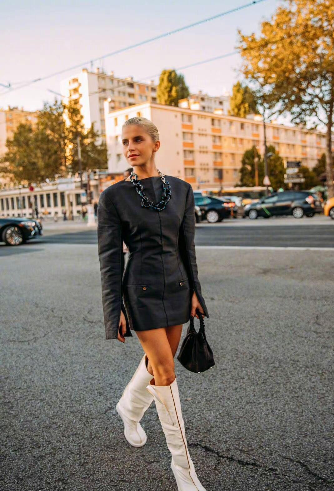 时尚人士必备的秋冬战靴,尖头靴子是秋季时尚圈的必备战靴