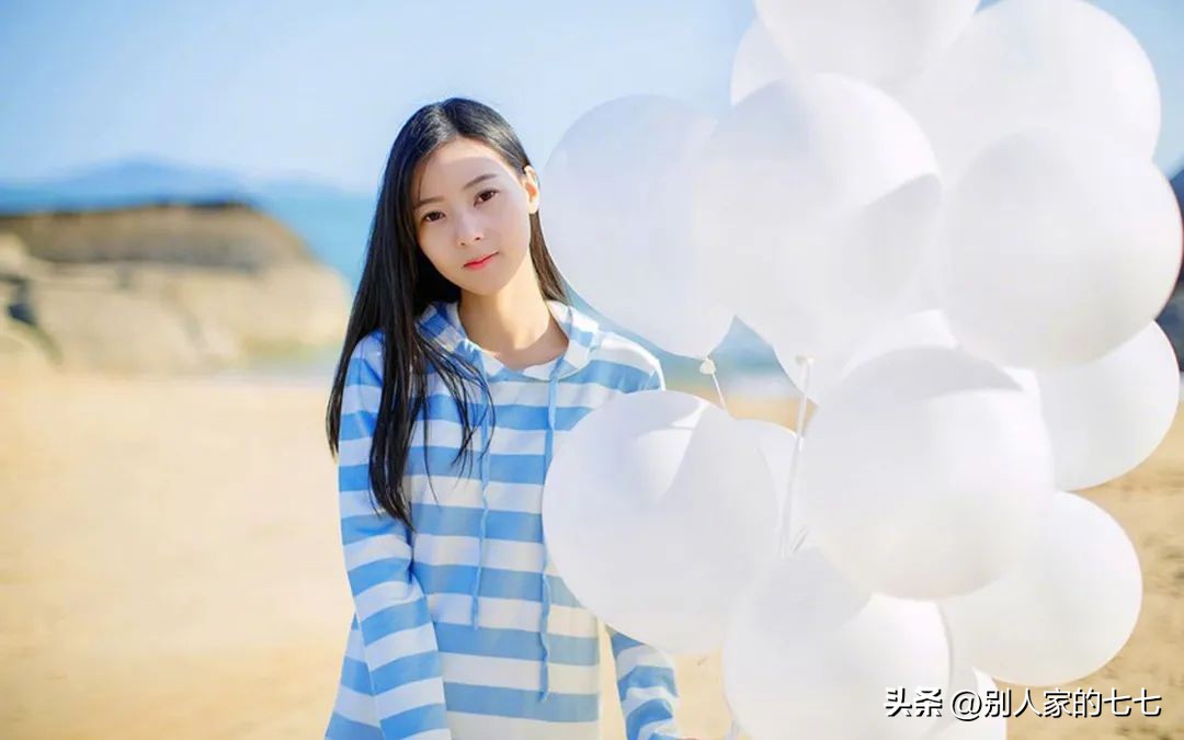 异性聊天女人对你动情了会做什么,异性间女人主动跟你说这3句话