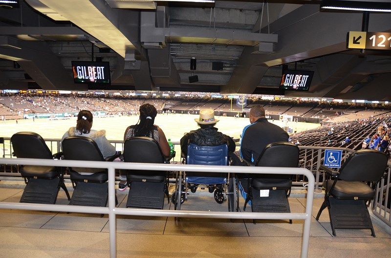 在哪里可以看橄榄球比赛,温哥华看橄榄球比赛