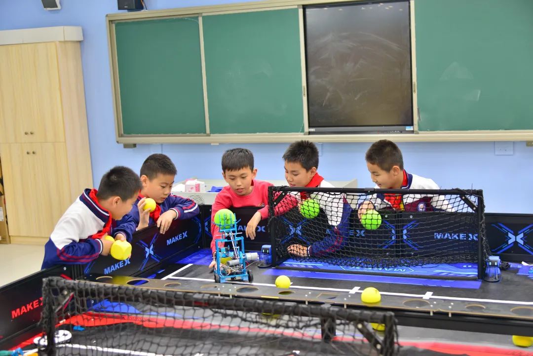 私立学校高薪招聘教师,小学百万年薪招教师