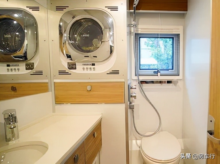 解放4x4四驱越野房车,新款解放四驱房车底盘