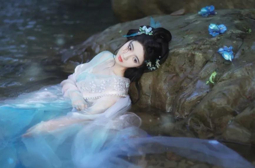 源自不系舟微博《鹦鹉洲》