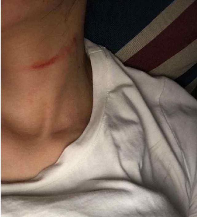 快递员被投诉后暴打女子完整,快递员被女主施暴后续