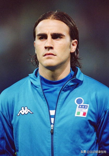 球场上奔跑的美好肉体,让女球迷疯狂的10大足球帅哥盘点,慎点哦