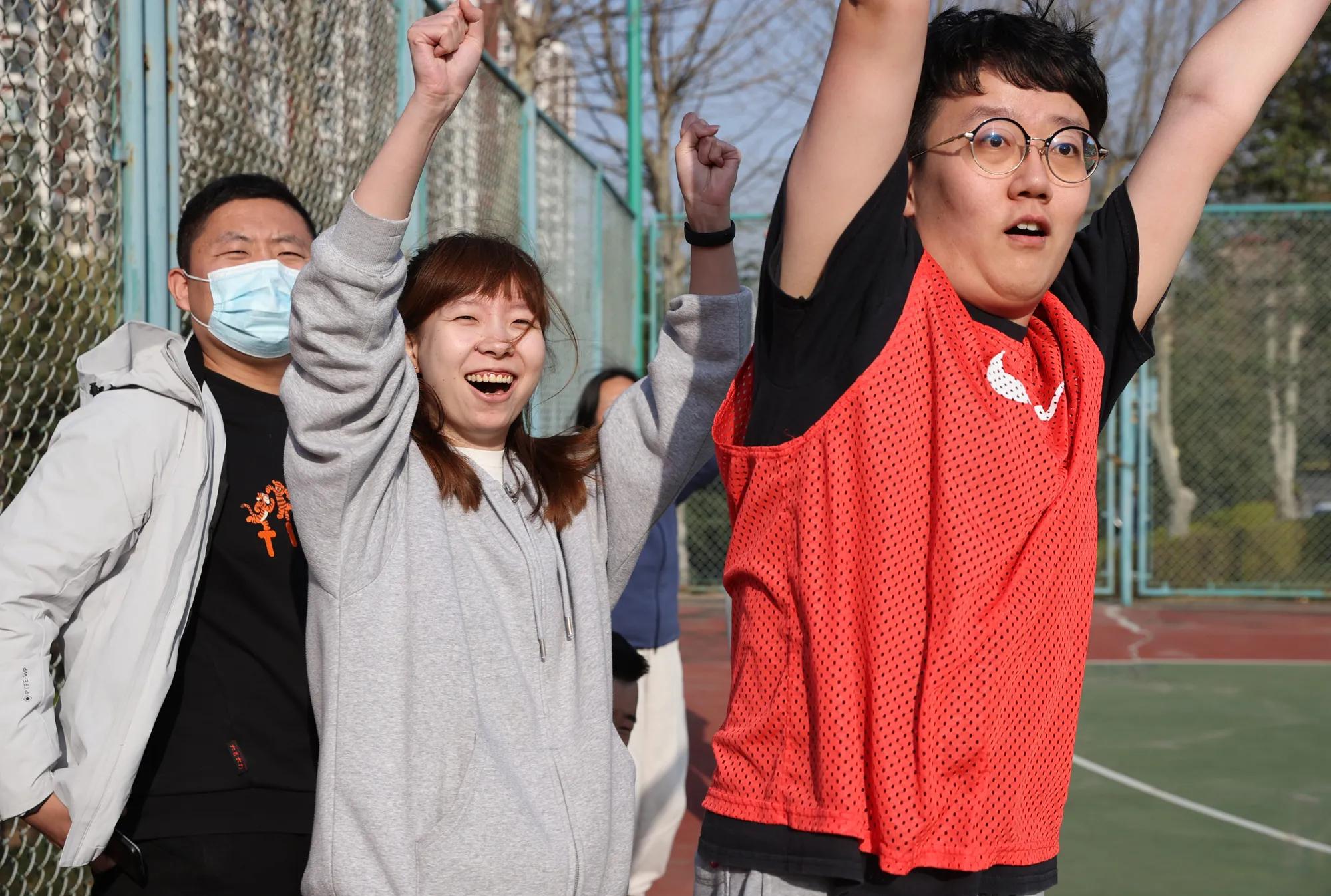 “团结拼搏、奋勇争先”俱乐部举办首届职工篮球比赛