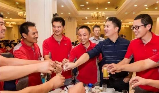 刘强东001号快递员现状,刘强东给京东001号快递员买房了吗