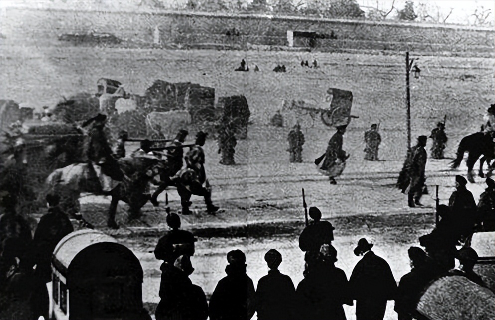 慈禧太后仓皇出逃,慈禧太后逃亡前全过程