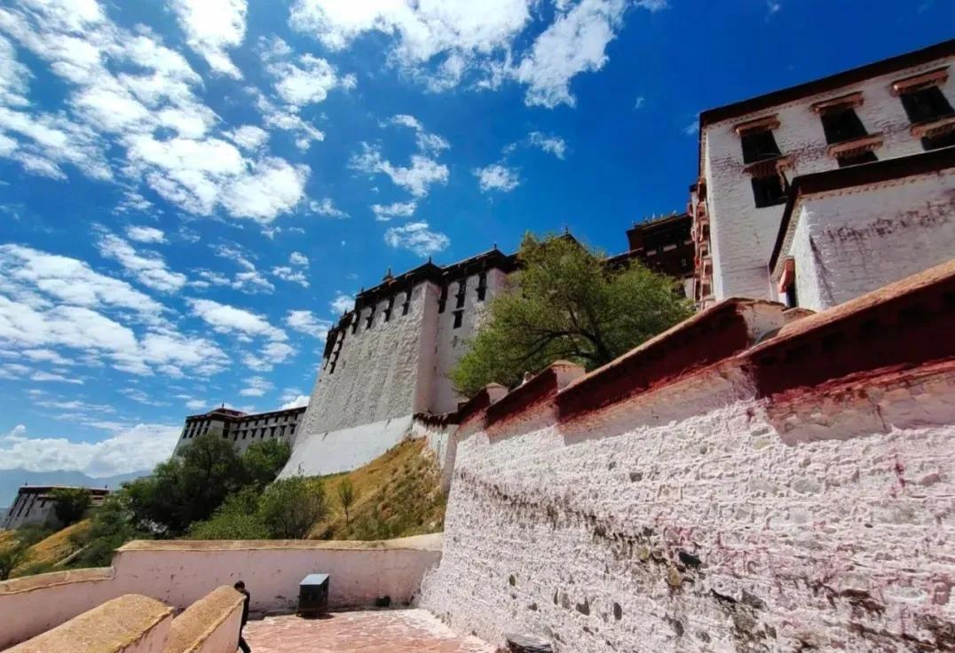 拉萨布达拉宫一万元可以玩下来不,拉萨布达拉宫海拔高度是多少米