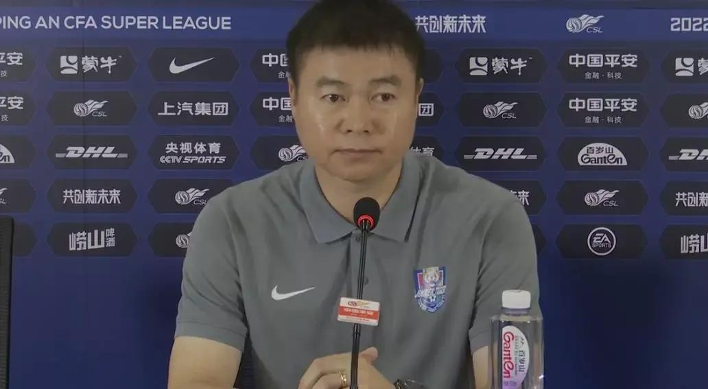 国足必须打好翻身仗，主教练在哪里，咱得好好白话白话