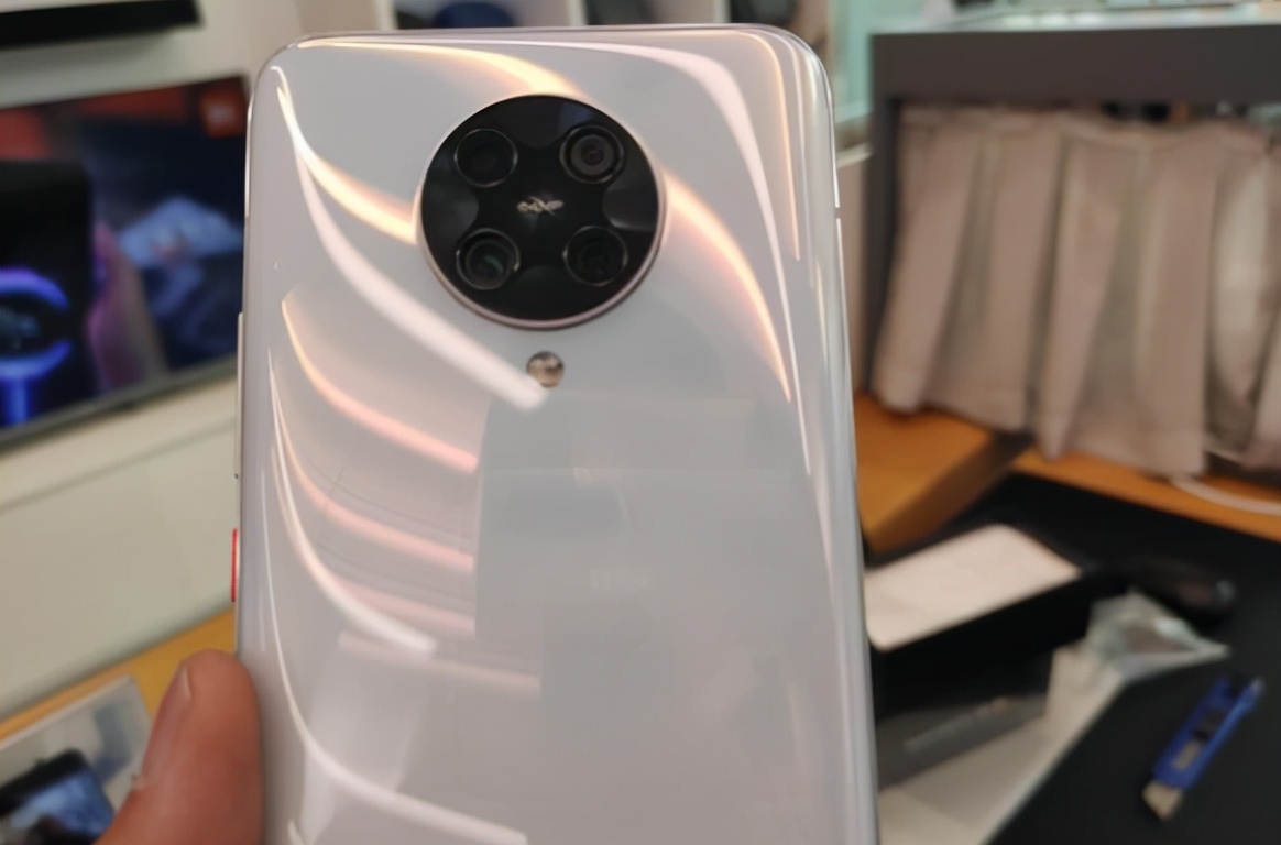 买二手手机在实体店还是网上买好,网上手机和实体店手机质量一样吗