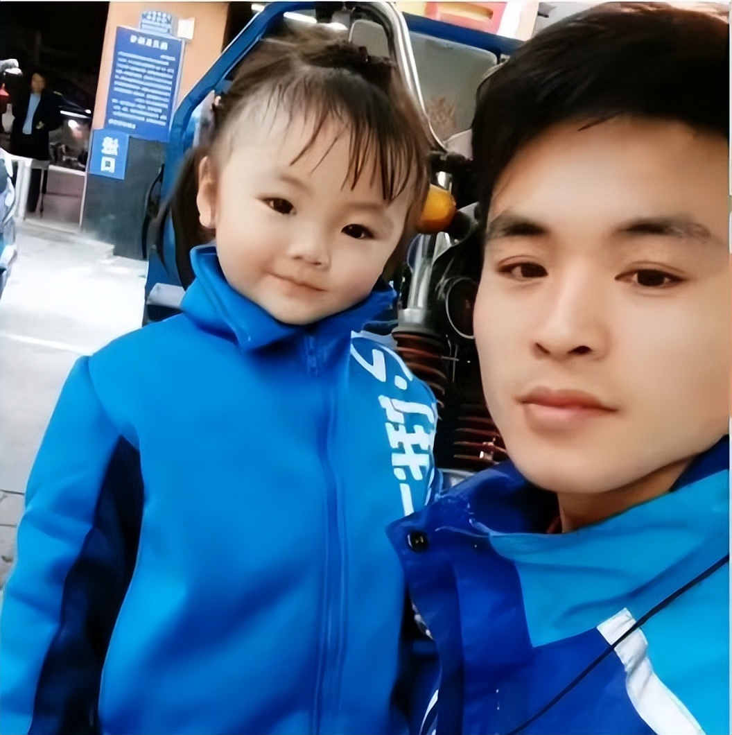 带女儿菲儿送外卖央视,安徽穷小子带女儿一起送外卖