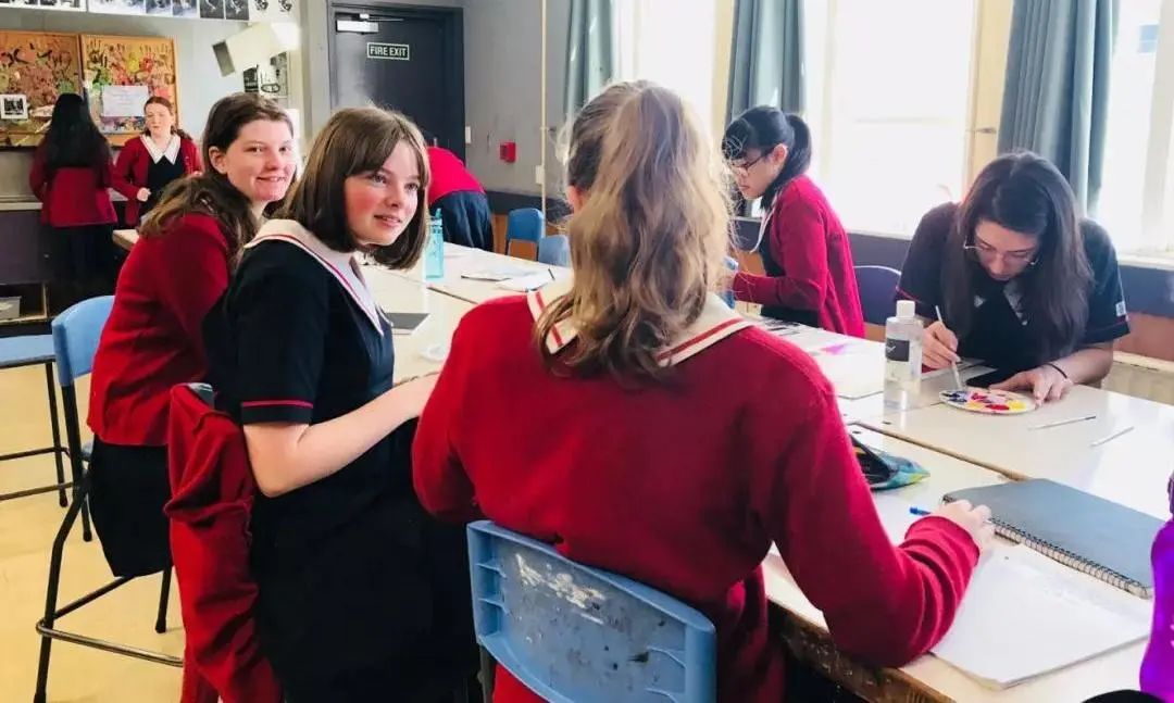 新西兰与澳大利亚留学哪个好,新西兰和澳大利亚留学学费