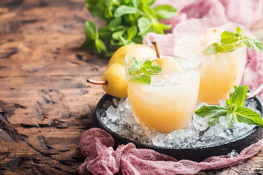 长期吸烟的人不宜抽烟,经常烟不离手