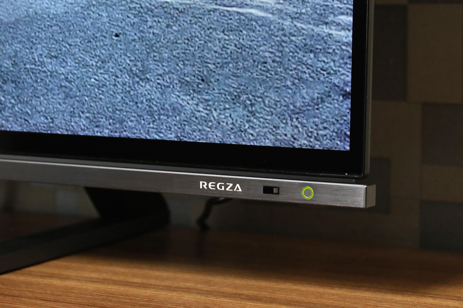 音画双绝才是高端电视该有的样子，东芝火箭炮电视77X8900KF体验