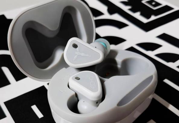 拿有线耳机的标准评价ECHO——很强但只在TWS中强