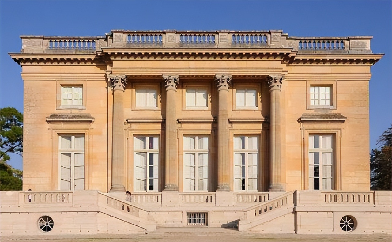 风情万种的国王*妇情**，买钻石买到国库亏空，最终丧命断头台