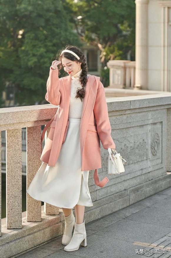 秋冬什么鞋配长裙子比较好看,秋冬穿这三双鞋帅气又显高