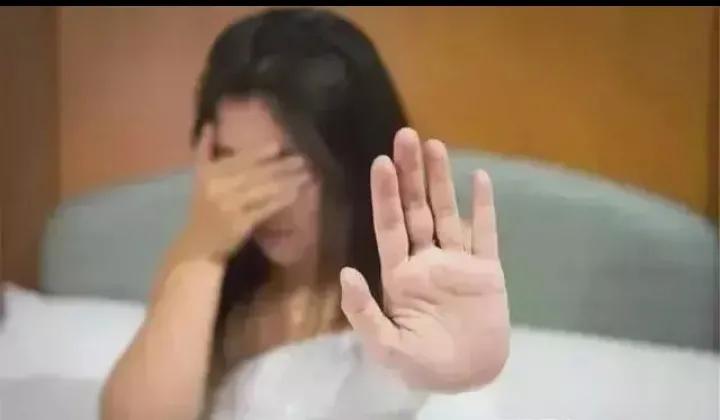 濂冲ぇ瀛︾敓鎶ユ琚姄,濂冲ぇ瀛︾敓璐ㄩ棶浜よ