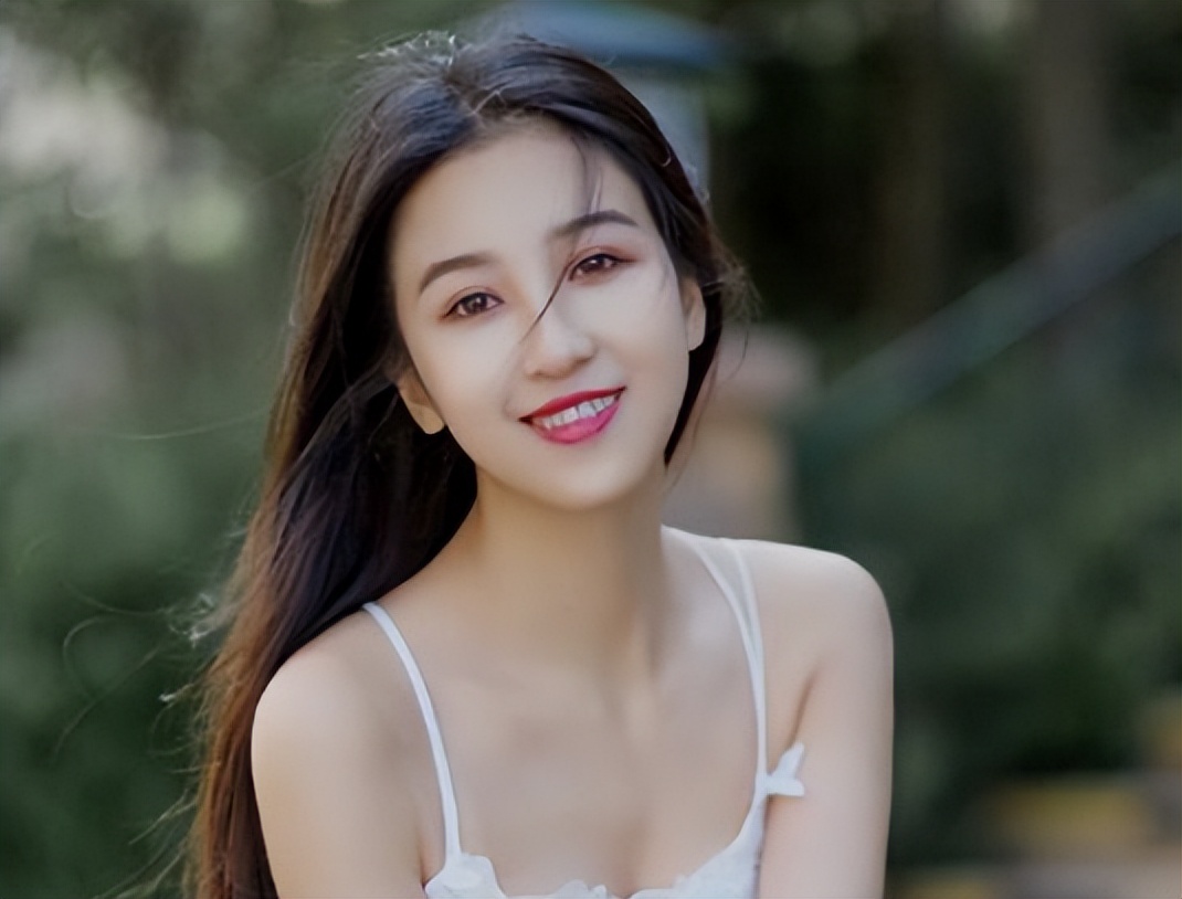 女性洗完澡身上酸臭,女性为什么会有异味用什么药