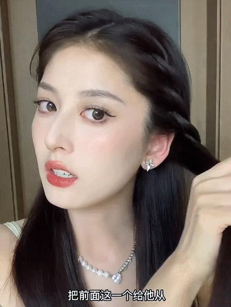 新年流行这4款扎发谁扎谁美,适合直头发的新年扎发