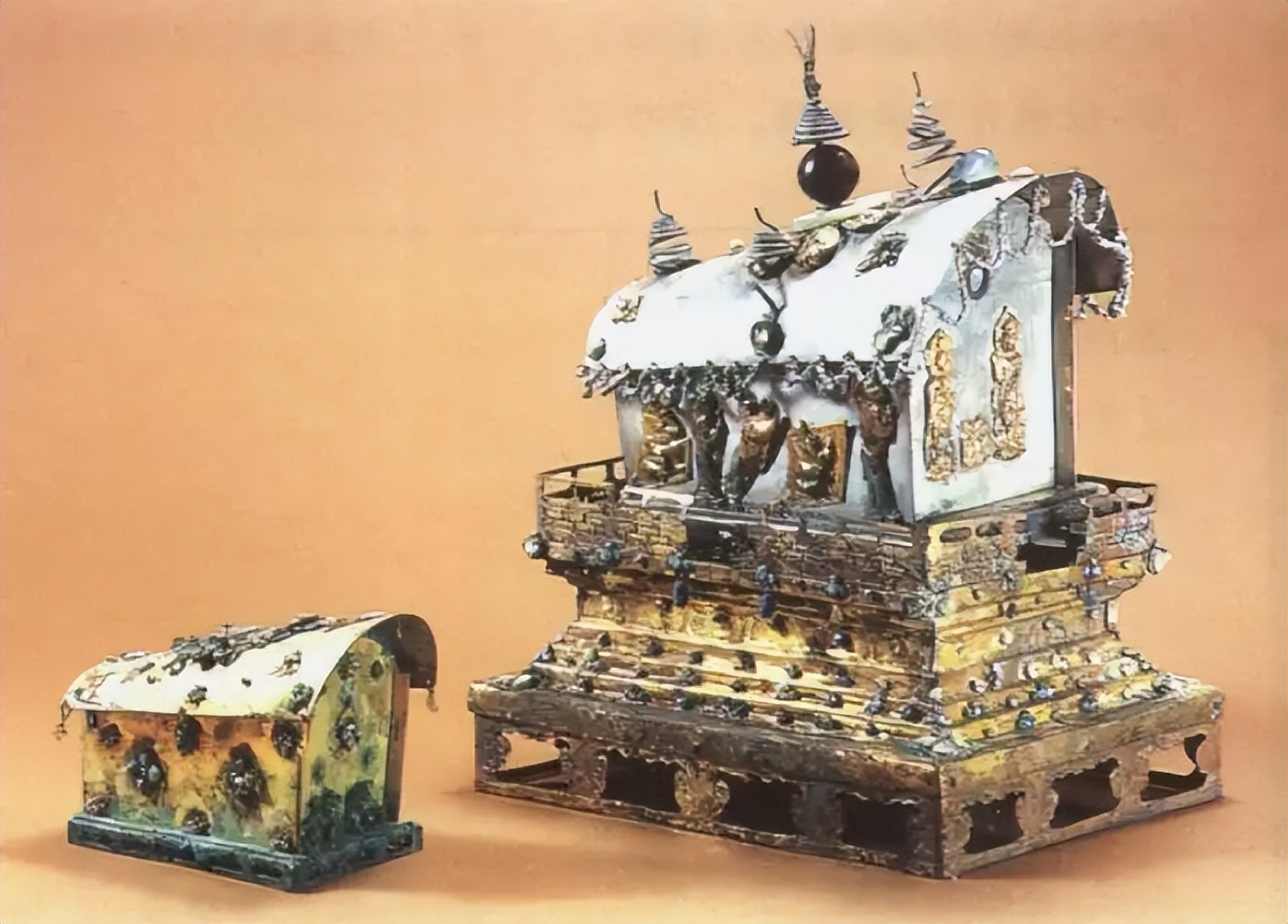 挖出来的古墓藏品都去哪了,不解之谜古墓挖掘真实记录