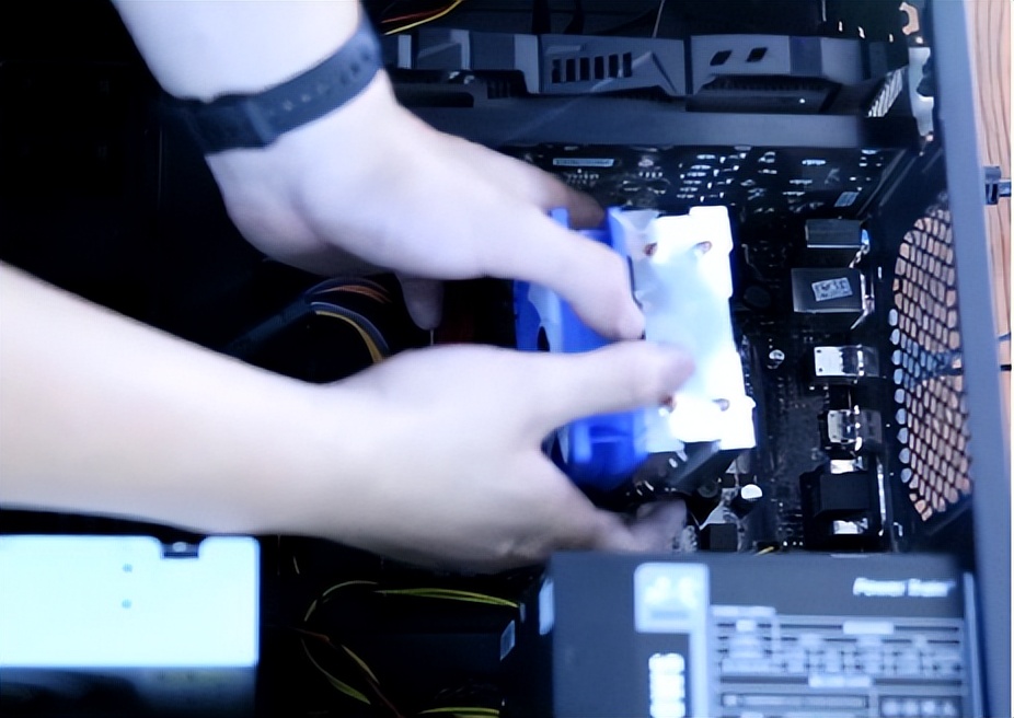 cpu怎么涂散热剂散热,石墨烯喷涂cpu散热器有用吗