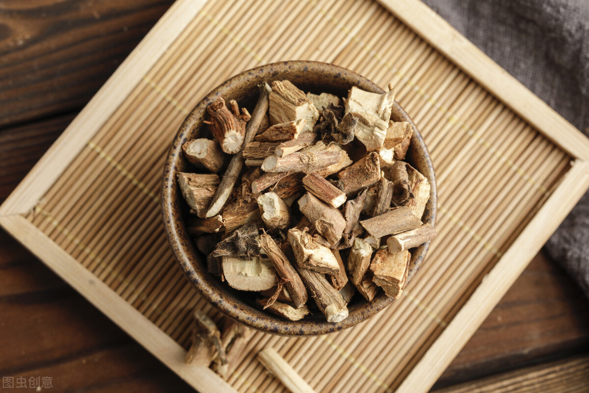 睾丸出汗潮湿中药能调吗,睾丸潮湿出汗臭