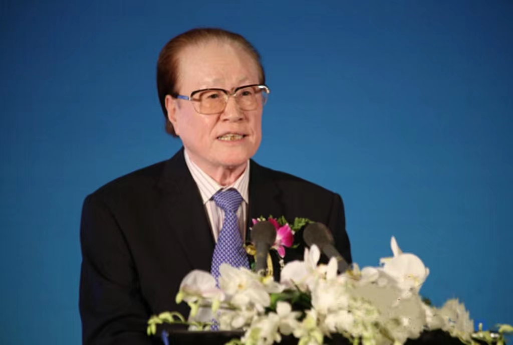 首次被授*警武**将官衔的30位将军都有谁？司令授中将，政委却授少将