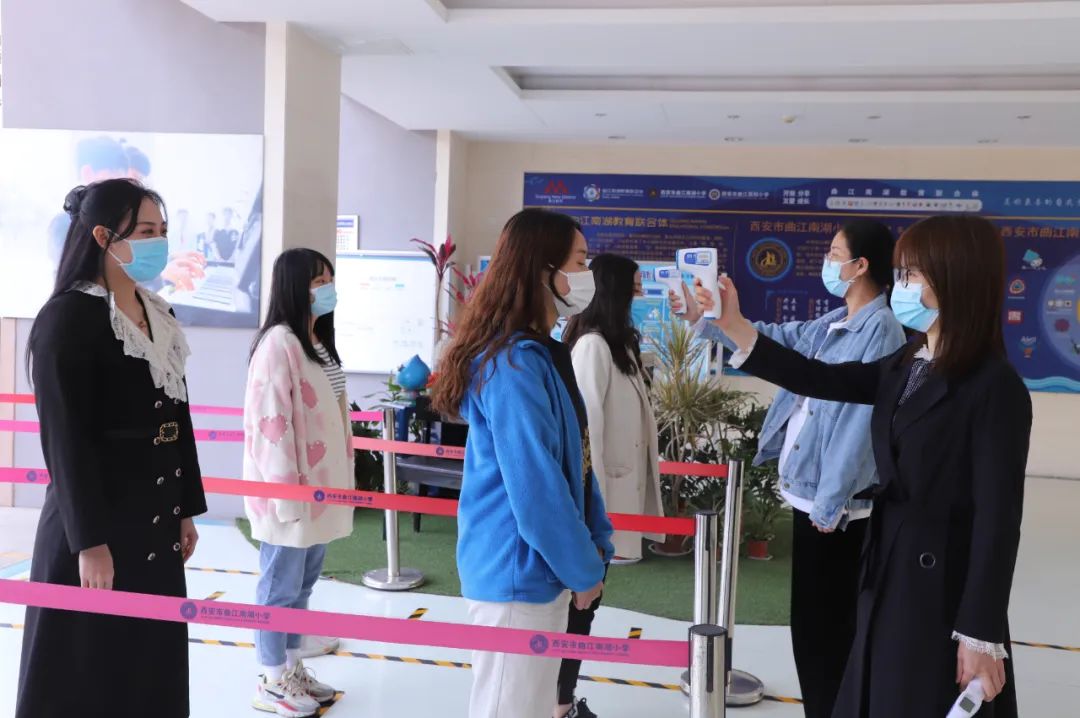 学校新冠肺炎疫情防控工作简报,小学开展新冠肺炎疫情教育