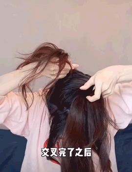 今年别再披头散发了三款减龄发型,秋冬季更适合有氛围感的发型