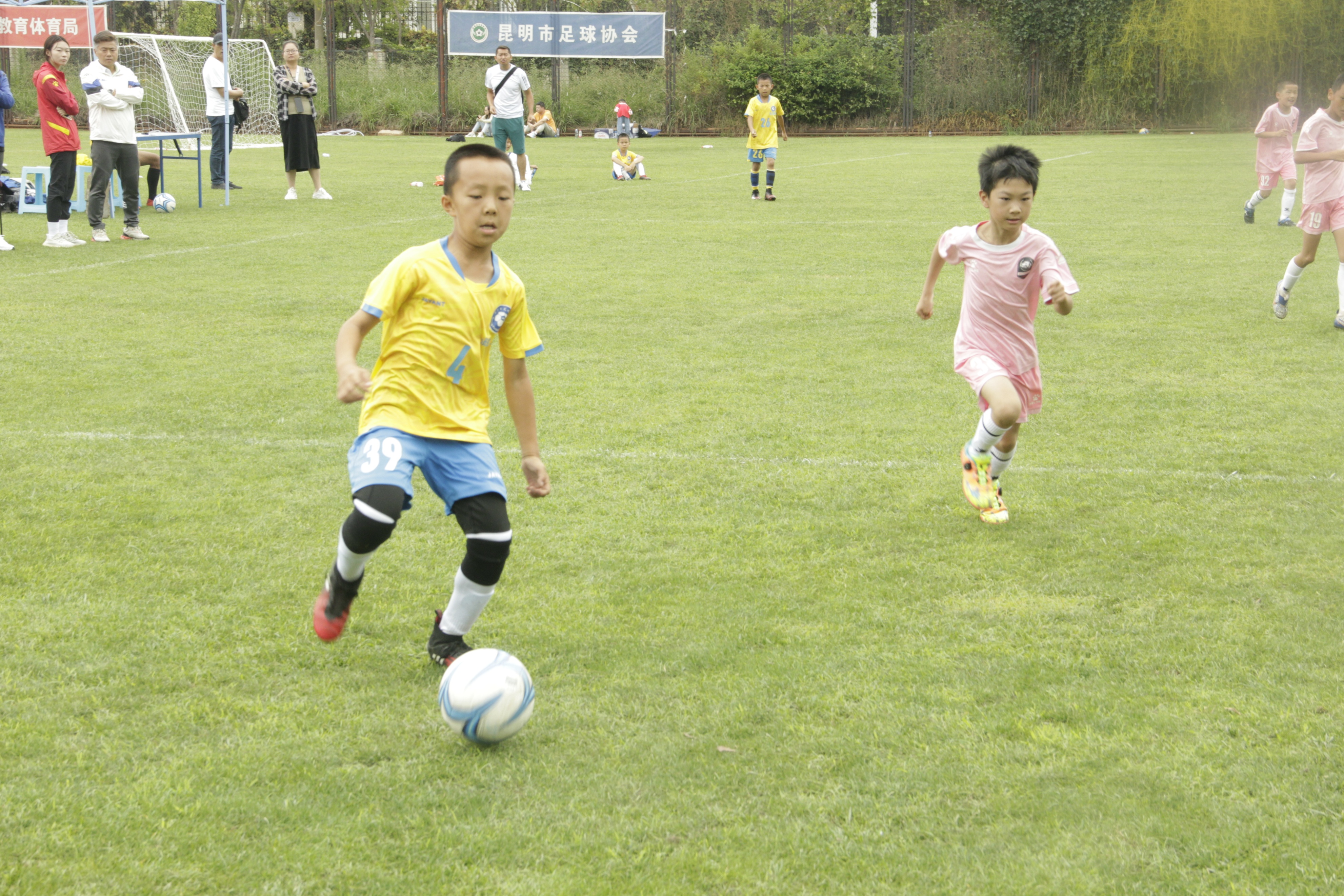 昆明儿童奋进杯,昆明市第二届青少年足球赛